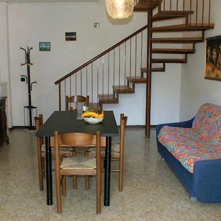 Cozy Flat With Private Fenced Garden A Few Steps From *