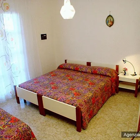 Cozy Flat With Private Fenced Garden A Few Steps From Λινιάνο Σαμπιαντόρο
